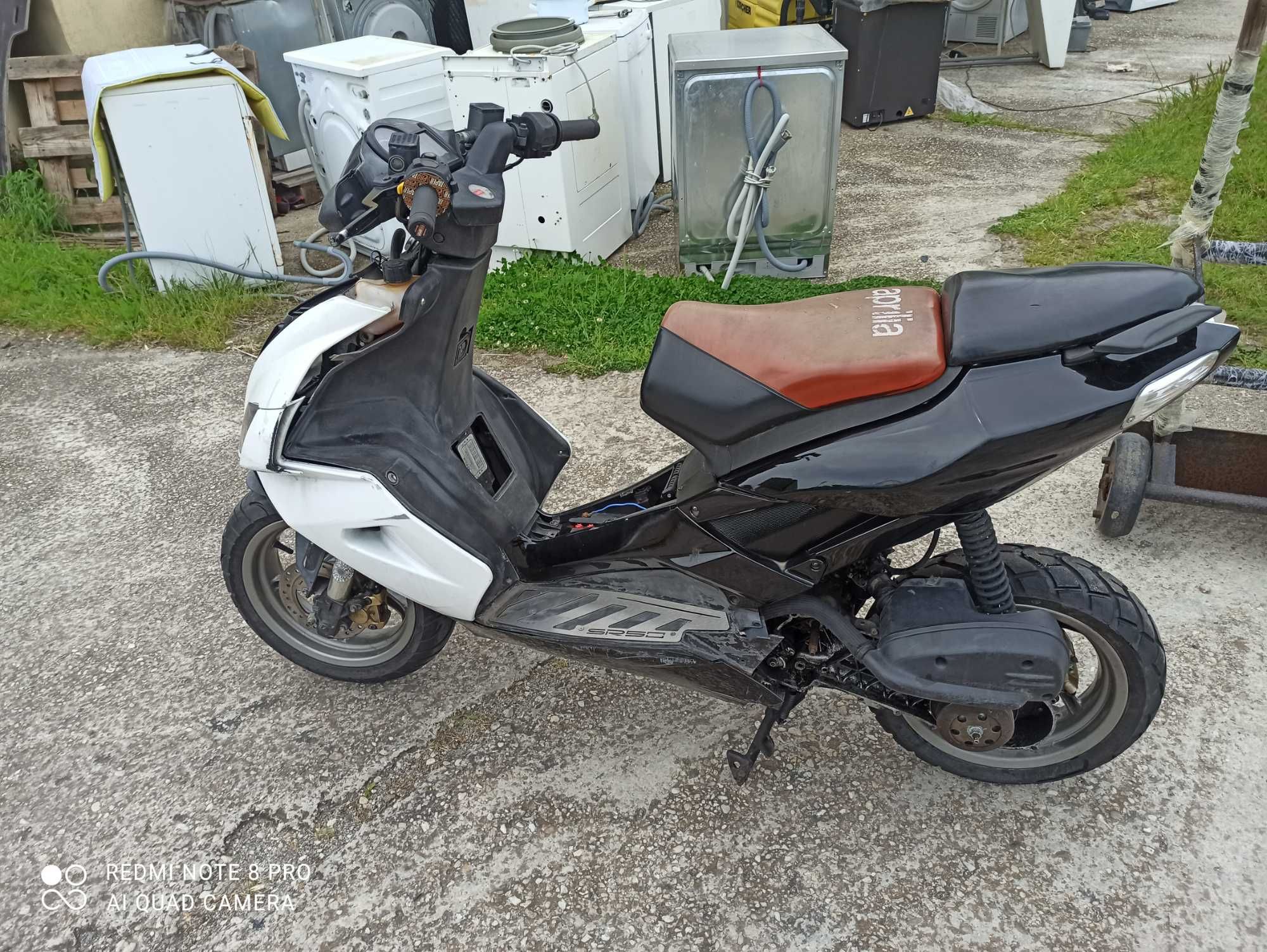 Скутер aprilia Sr 50