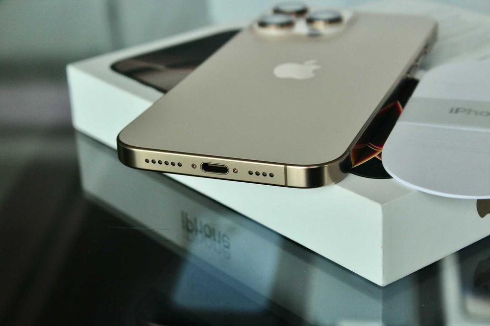 Като нов Iphone 16 pro max desert titan 256 gb