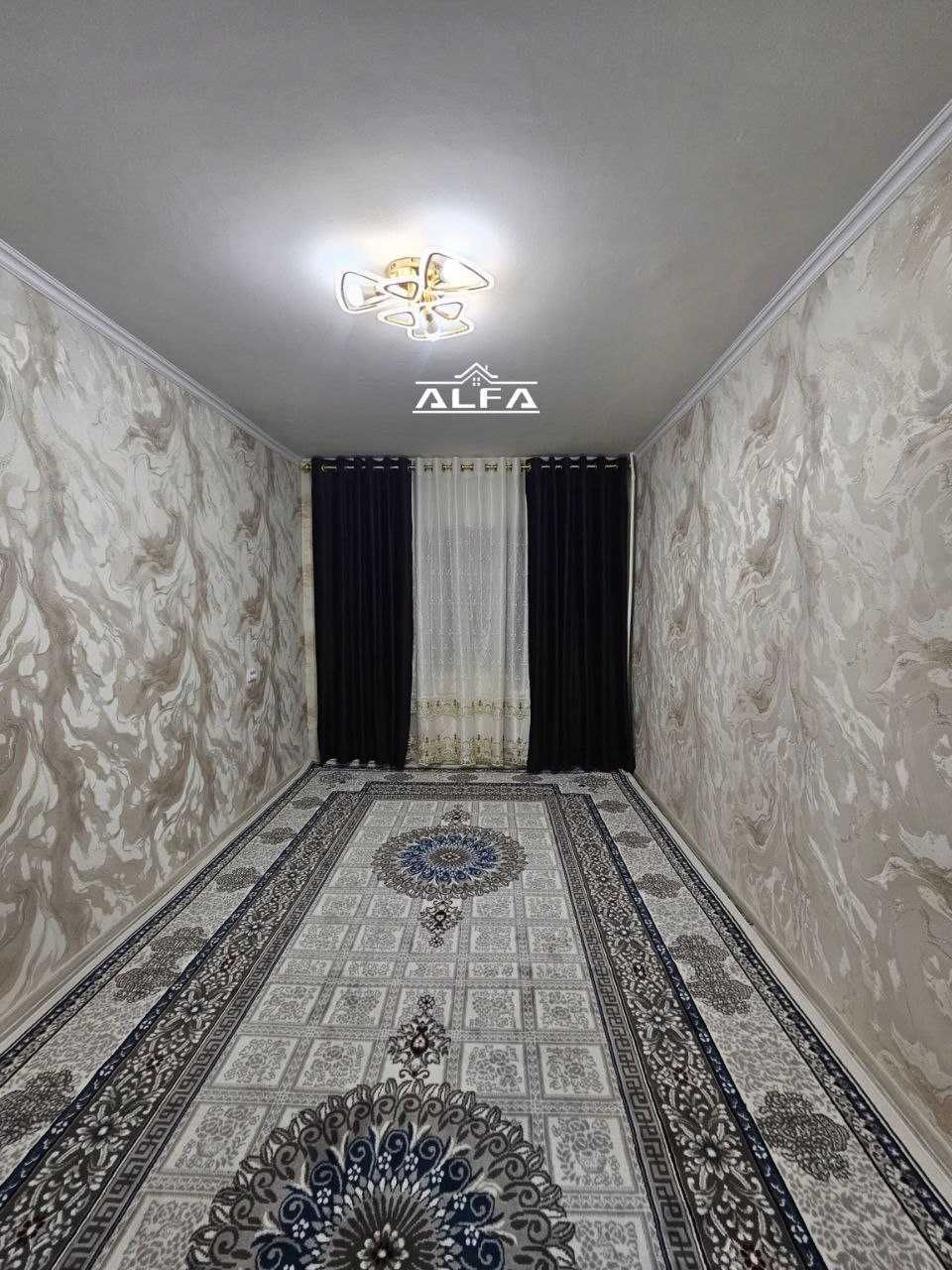 Buxoroda kvartira sotiladi 2 xonali 64m² 2-qavat.