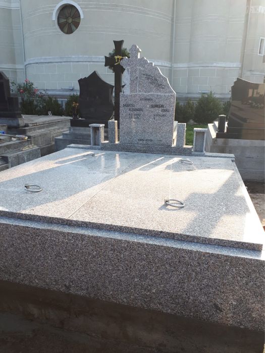 SUPER OFERTA monumente funerare cruci granit, cavou, bordura, capace