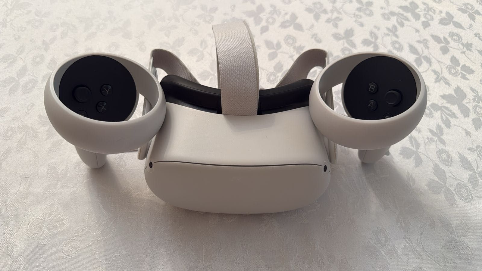 Meta Quest 2 - VR шлем