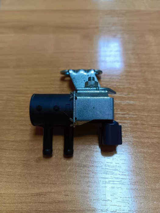 Электромагнитный клапан продувки адсорбера на Subaru Forester SH