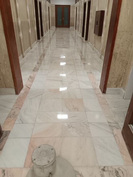 Șlefuit marmură. Mozaic granit și beton