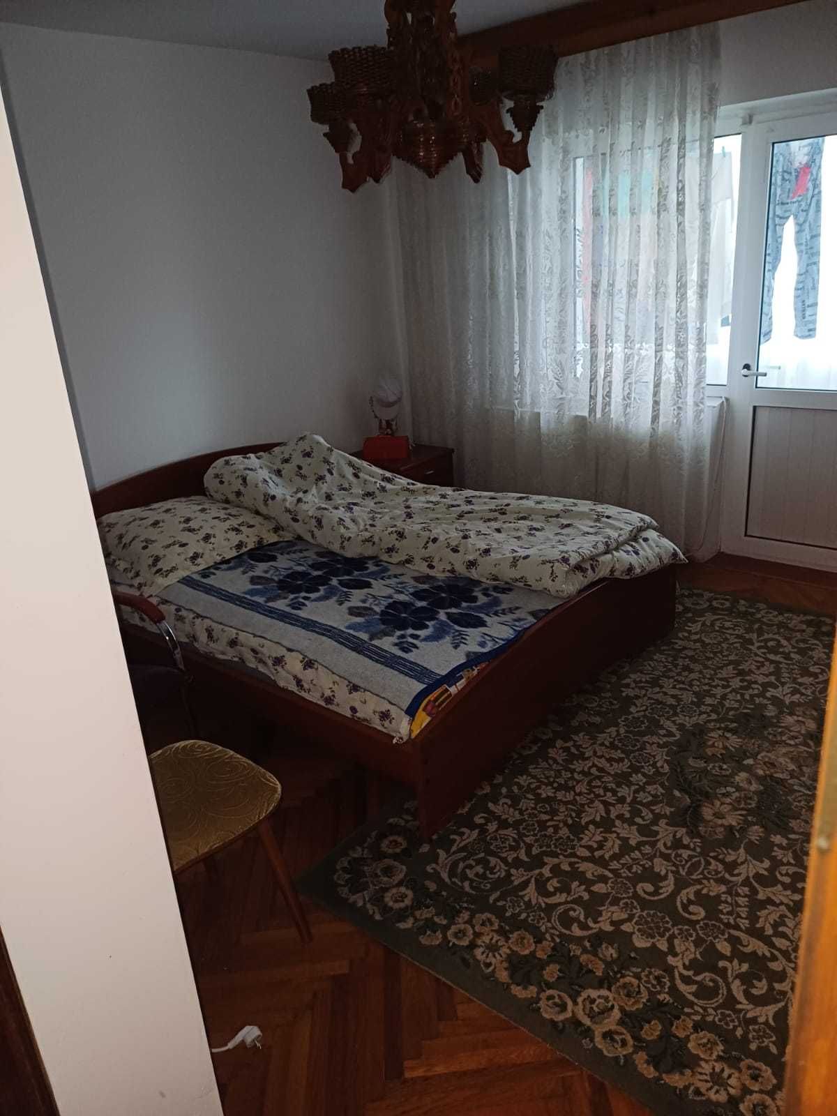 Apartament 3 camere de vanzare