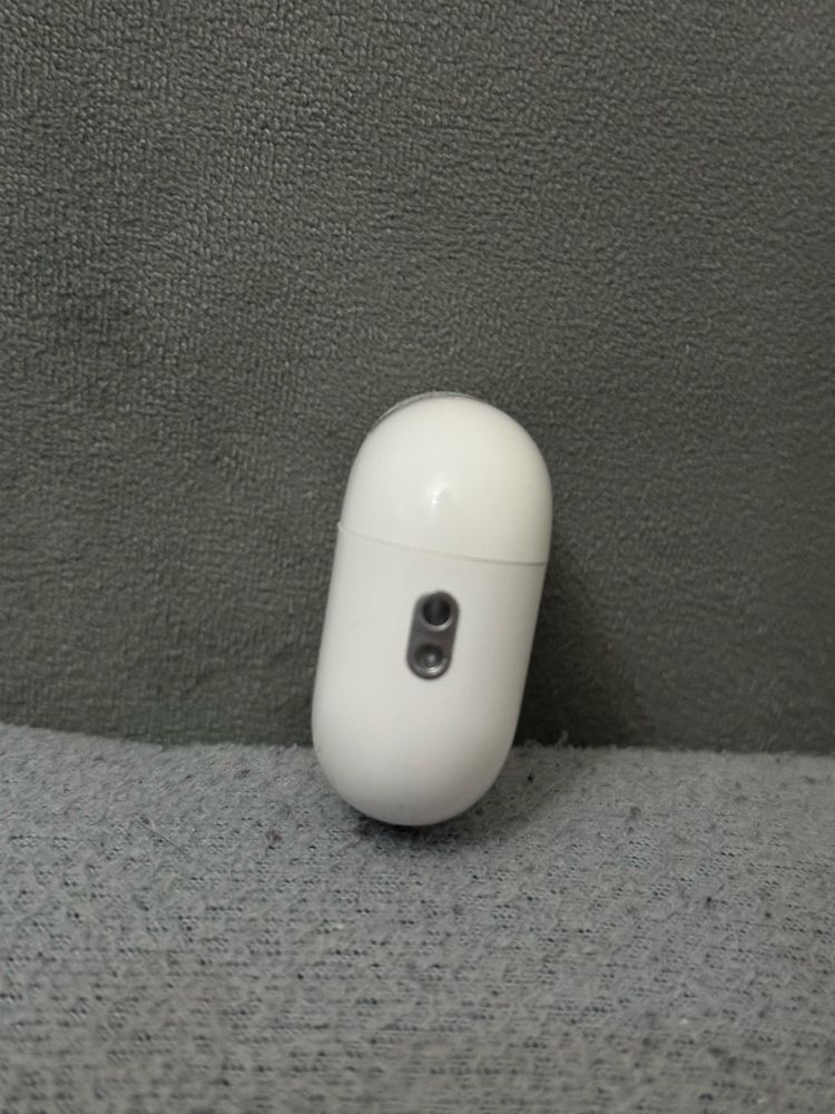 Airpods pro  2.