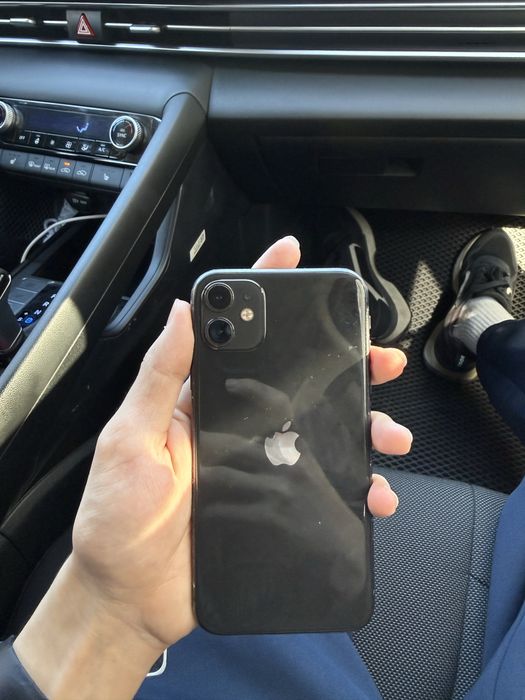 Iphone 11  64 гигабайт