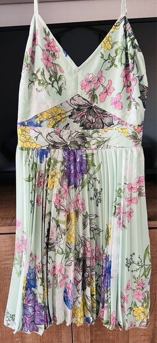 Rochie Asos model Floral