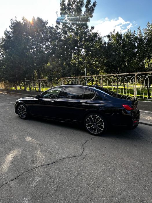BMW 740i – 2021 – Harman Kardon - Navi - Clima