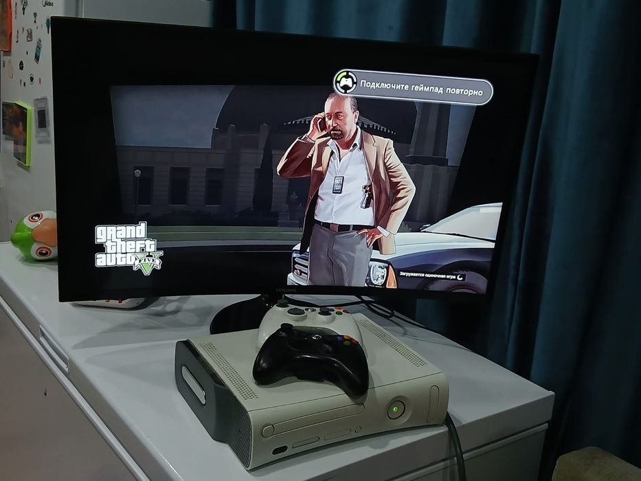 Продам телевизор плюс х бокс