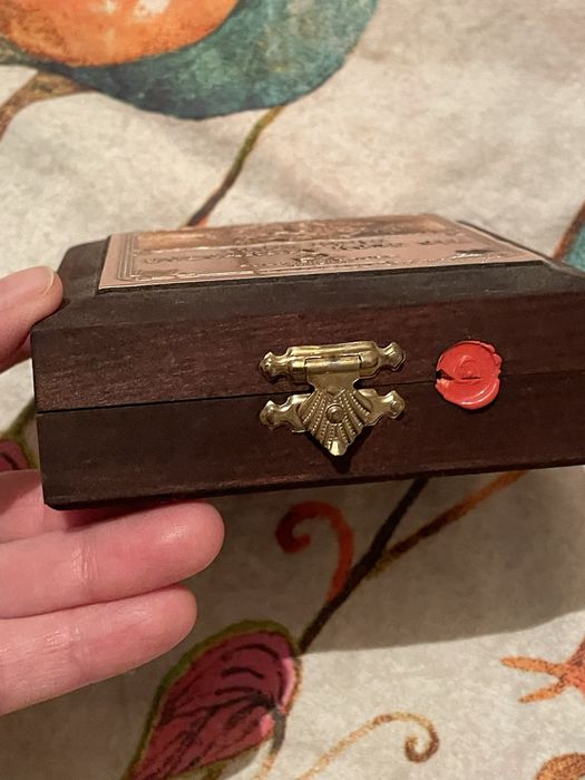 Розово масло ЗГУ 100% натурално в медна конкум