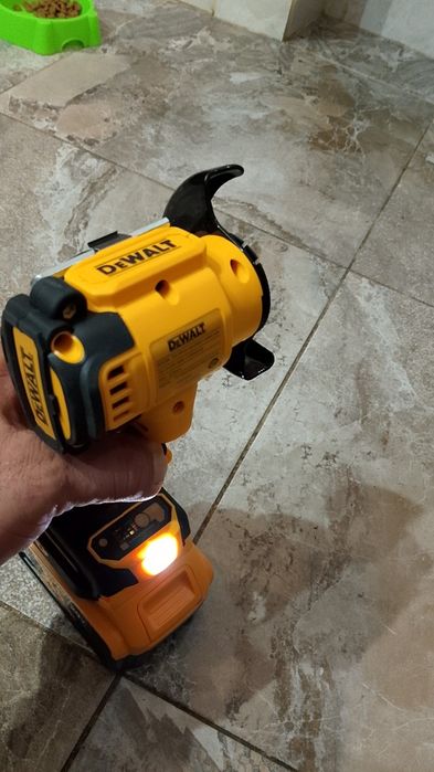 Mini Flex Dewalt cu baterie 6A