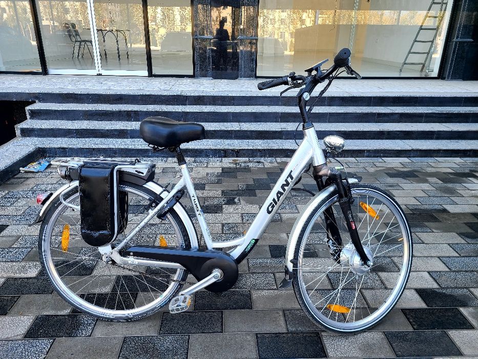 Електровелосипед GIANT 28