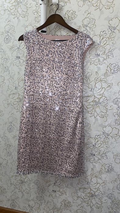 Нежно розовое платье в отличном состоянии