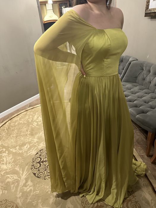 Платье вечернее рпзмер Л - ХЛ