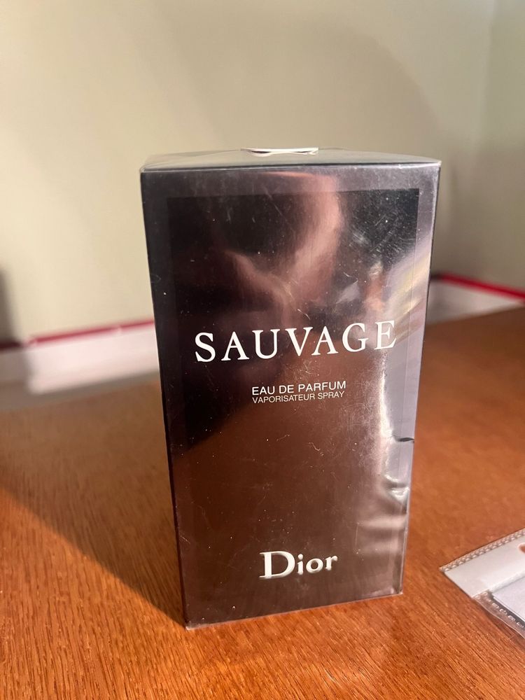 Продавам парфюми 2 бр. Chanel и dior sauvage