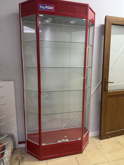 Витрина стеклянная