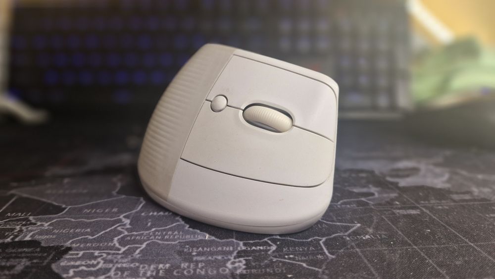 Mouse Logitech Lift Vertical Ergonomic, Wireless, Bluetooth