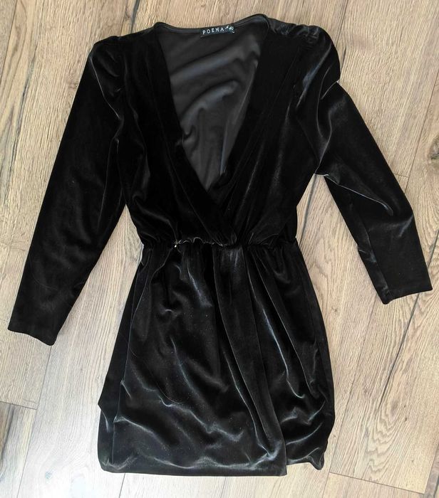 Rochie Poema, mărimea 40 - cu despicătură și efect de catifea