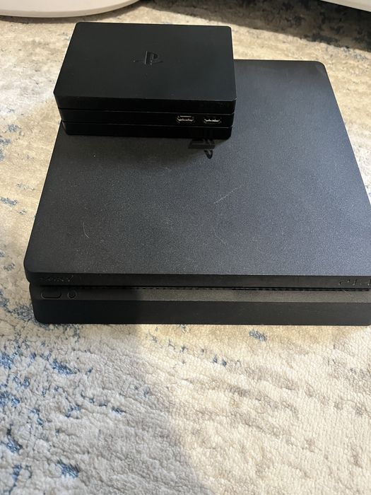 Продам PlayStation 4 slim, 1 Tb + VR очки