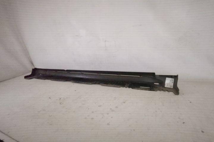 Ляв праг/странична стъпенка, оригинален, в добро състояние Мерцедес-Бе