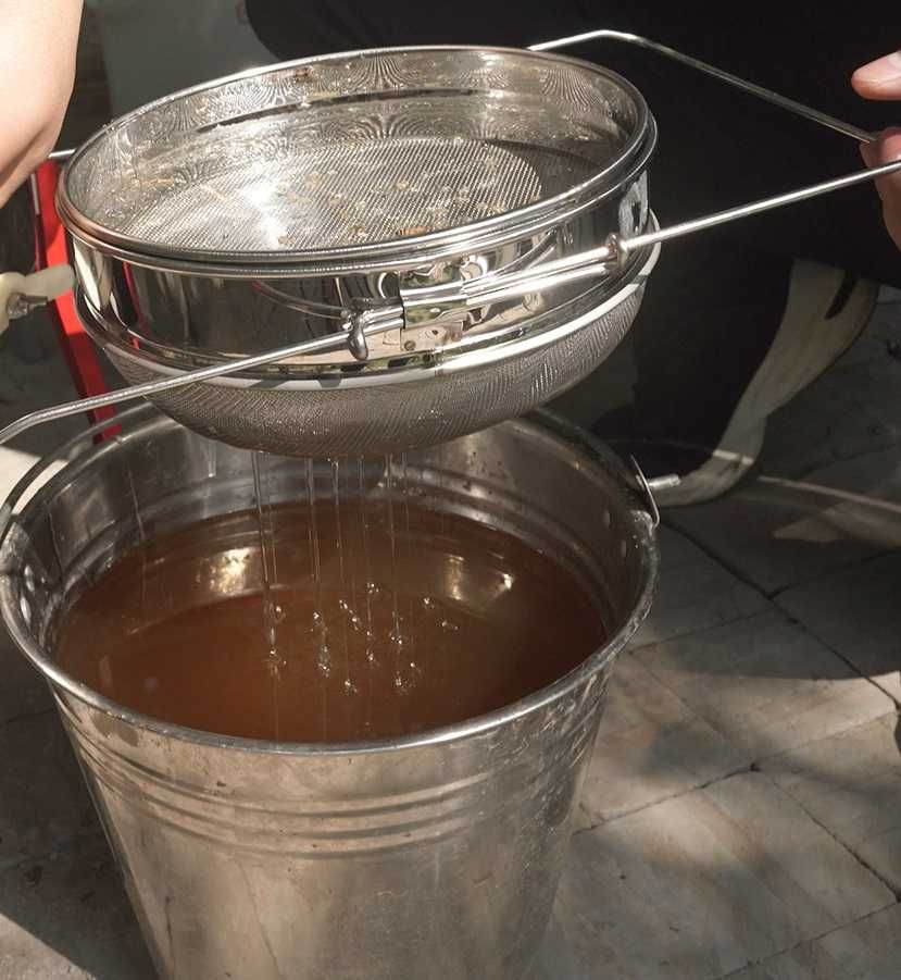 Sita dubla din inox pentru filtrarea mierii