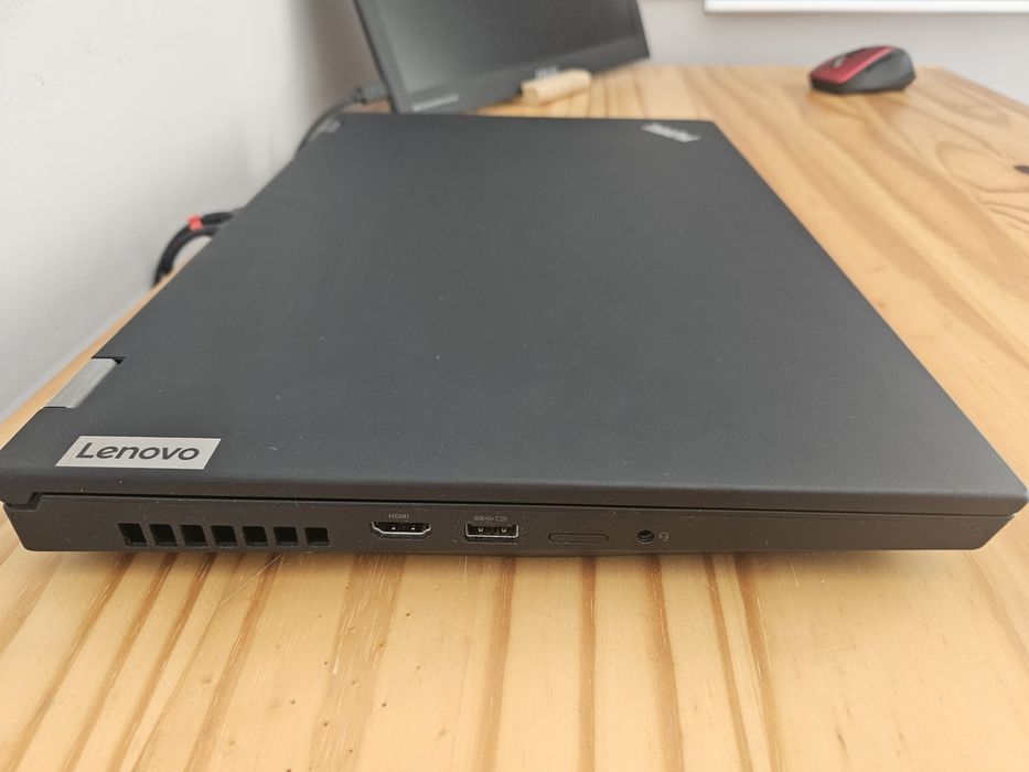 Lenovo Thinkpad P15 Gen 2i
