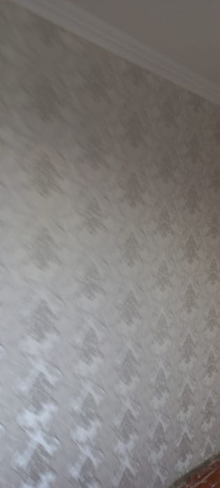 Клею обои ремонт