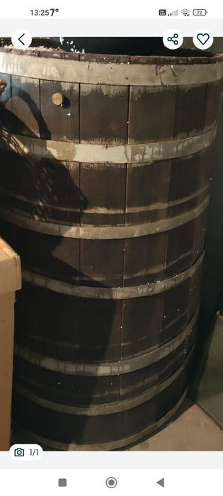 Butoi de vin și tocitoare din lemn