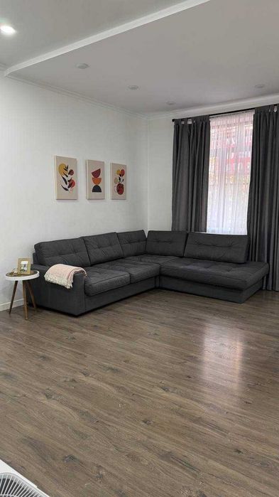 Продам 3-комнатную квартиру на Паркентском с подвалом и парковкой(В)