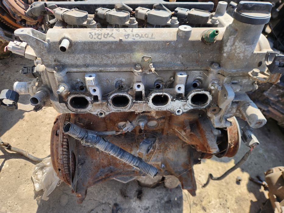 Motor toyota yaris 1.3 benzina