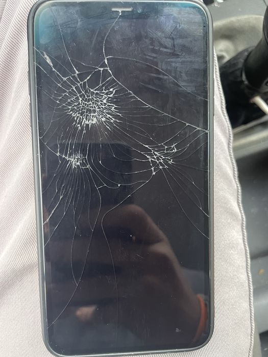 Продавам Iphone XS max ЗА ЧАСТИ