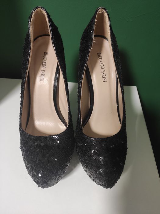 Черни токчета с пайети