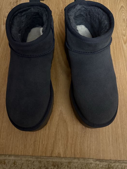 UGG ultra mini albastru marin