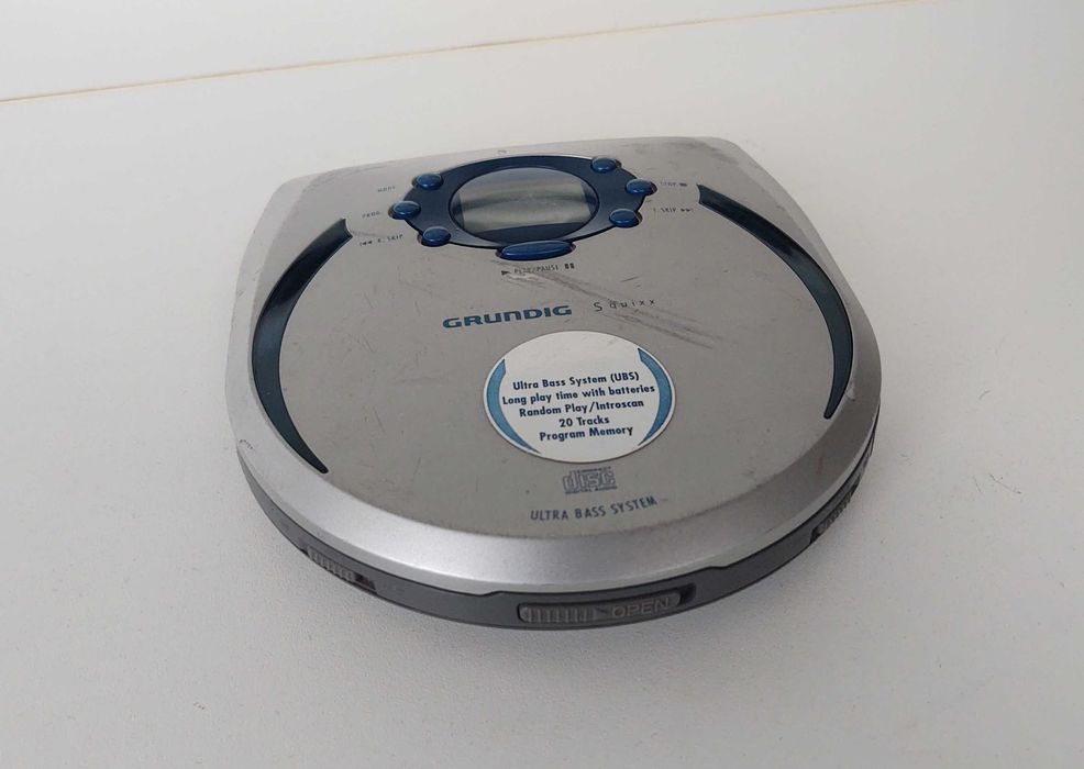 Cd player portabil, vechi, Grundig