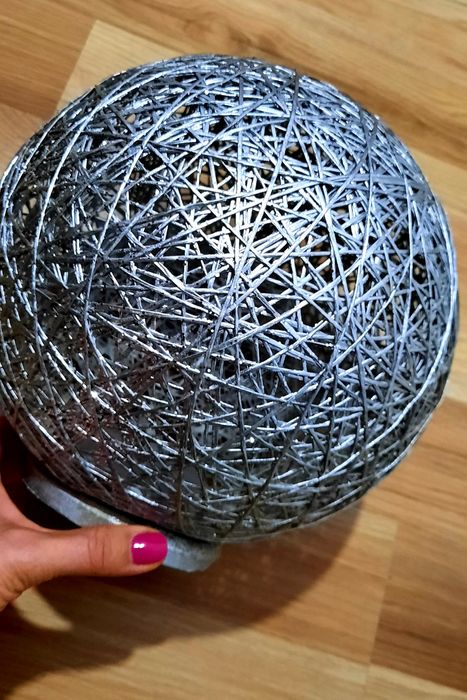 Veioza glob împletită, cu baterii