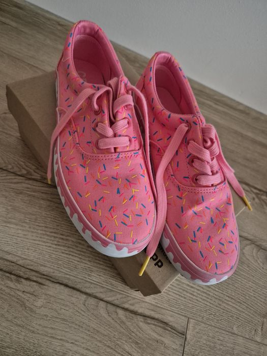 Vand tenisi Cropp roz donut