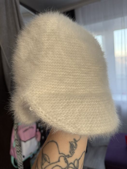 Зимняя шапка женская ангора