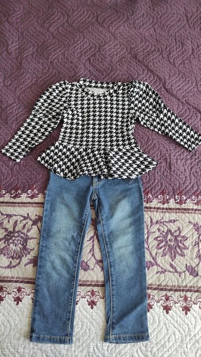 Lot pantaloni  fetițe - 4 ani