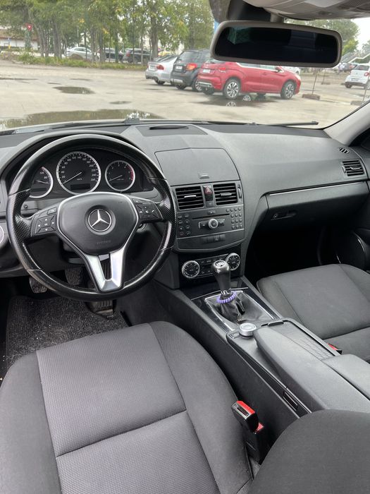 Se vinde Mercedes C Class 2010