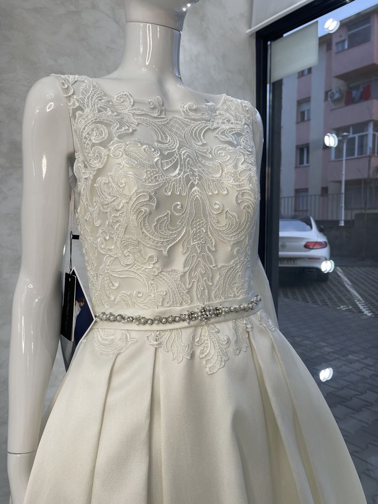 Rochie de mireasă deosebită, noua!