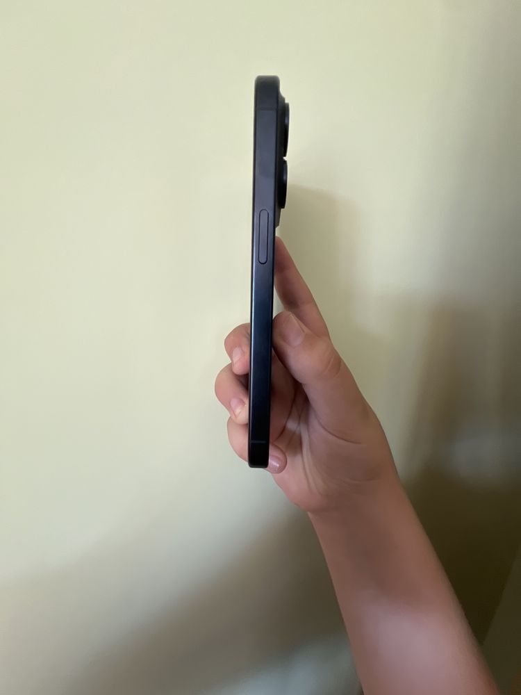 iPhone 15 Pro Blue Titanium iCloud