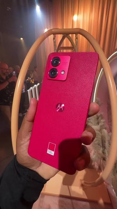 Motorola G84,256 memorie,12 GB RAM . Oferta e valabilă doar az. !