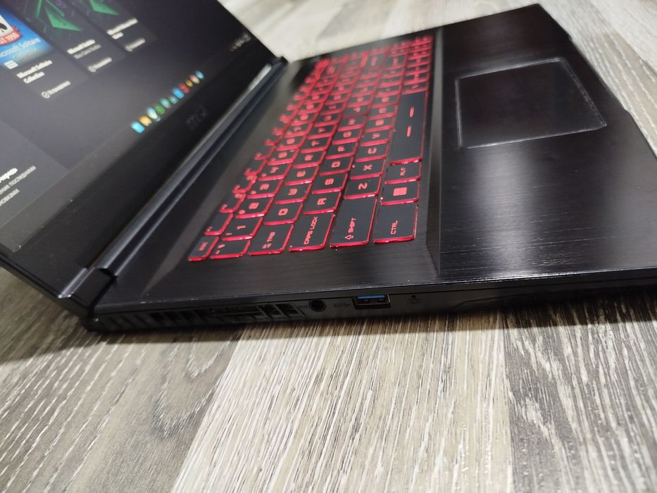MSI  Intel Core i5-10500H NVIDIA GTX 1650 4GB
