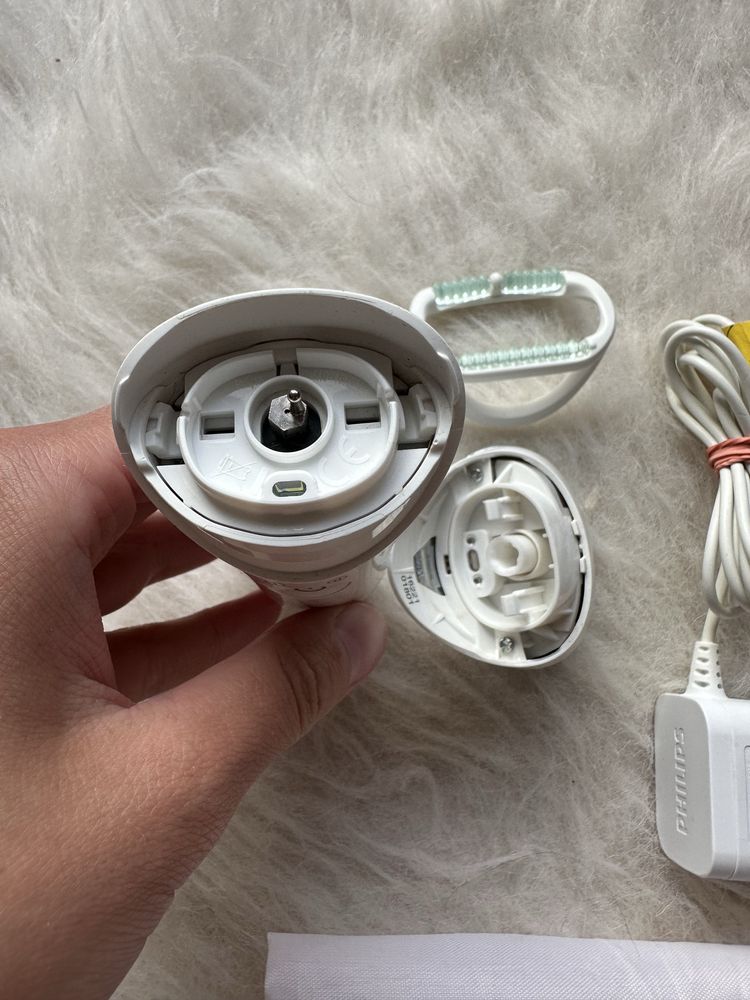 Епилатор Philips Satinelle BRE610/00 Wet & Dry.