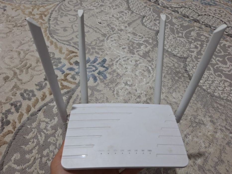 Роутер 4G YC401 модельі