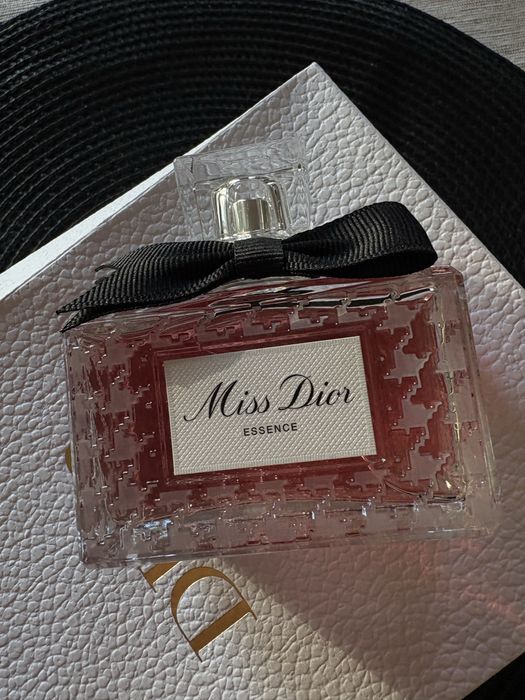 Miss Dior Essence Parfum