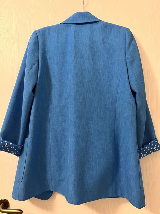 Женски костюм в синьо