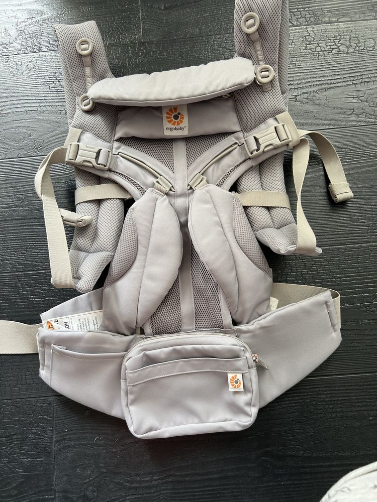 Marsupiu Ergobaby OMNI Breeze ,0-4 ani