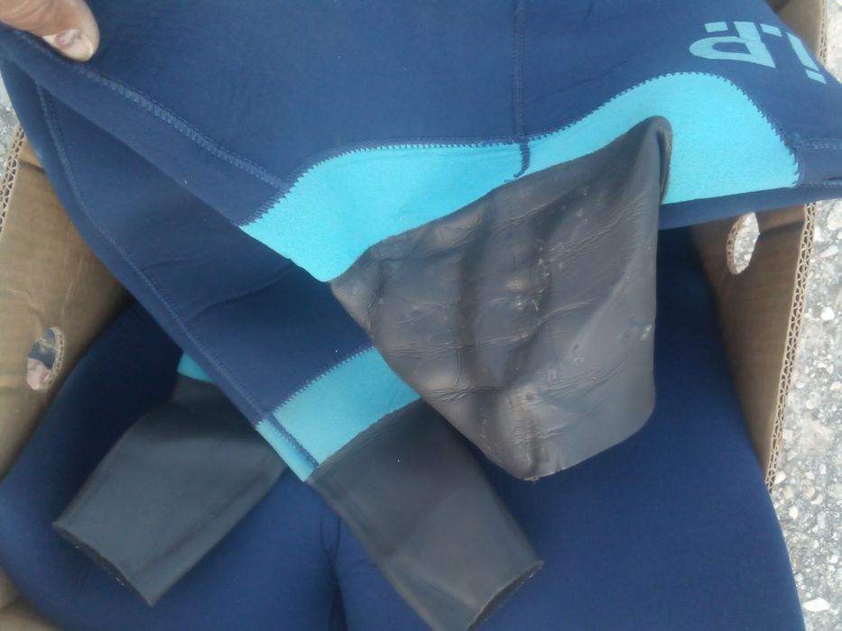 Costum uscat scafandru și vesta salvare