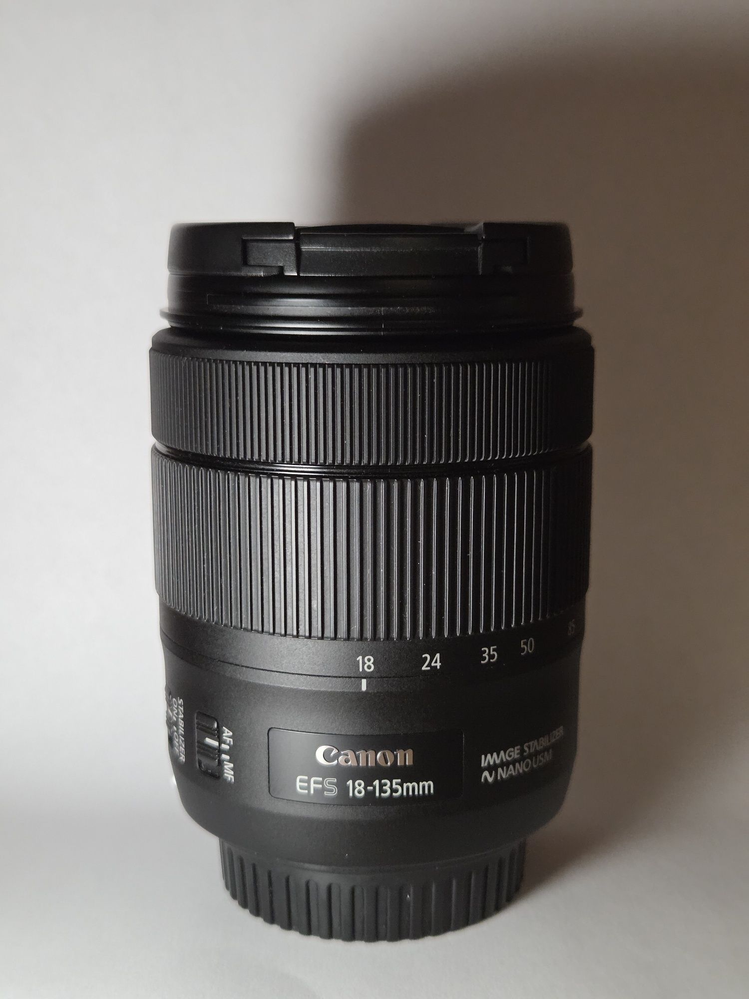 Обектив Canon EF-S 18-135mm f/3.5-5.6 IS USM